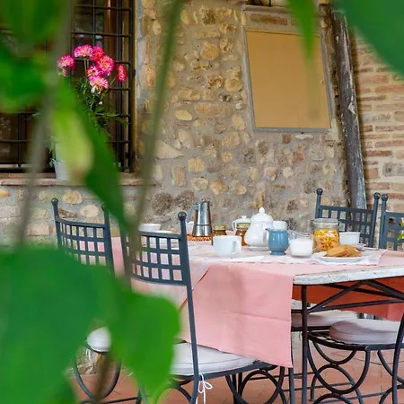 La Valle A Polvereto Farm stay *