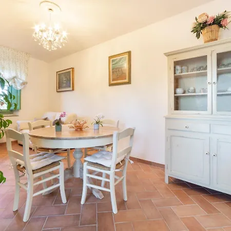 La Valle A Polvereto Farm stay *